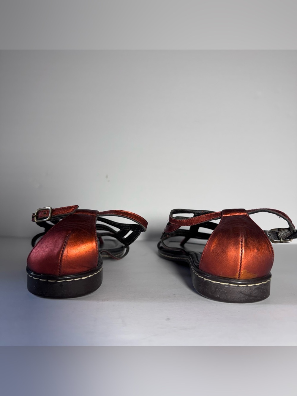 VTG Donald Pliner Peace for Children Metallic Leather Gladiator Sandal Flats 6.5 - Picture 2 of 10